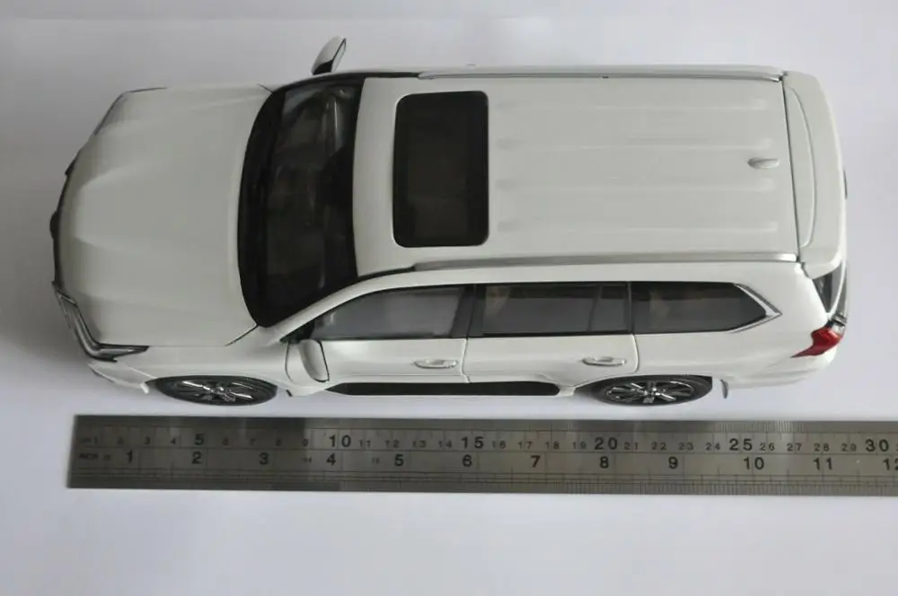 1:18 Diecast Model za Lexus LX570 2019 Whtie SUV Zlitine Igrača Avto Miniaturni Zbirka Darila, Vroče Prodaje LX 570
