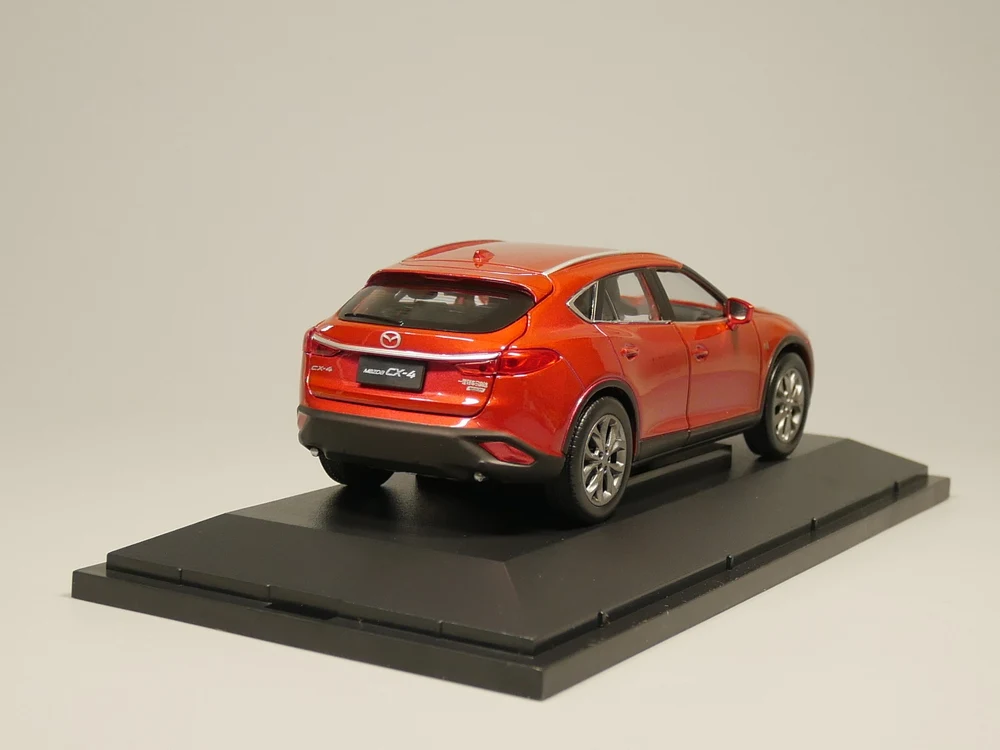1:32 Mazda CX-4 Diecast model avtomobila Zlitine igrača avto model