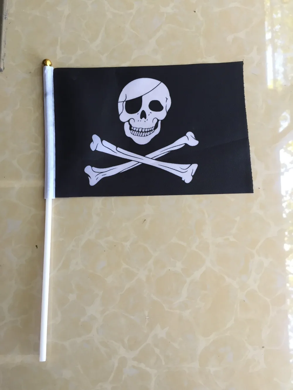 10pcs/lot 14 * 21 cm mala piratsko zastavo roko val zastav držav zastave eleganten avto