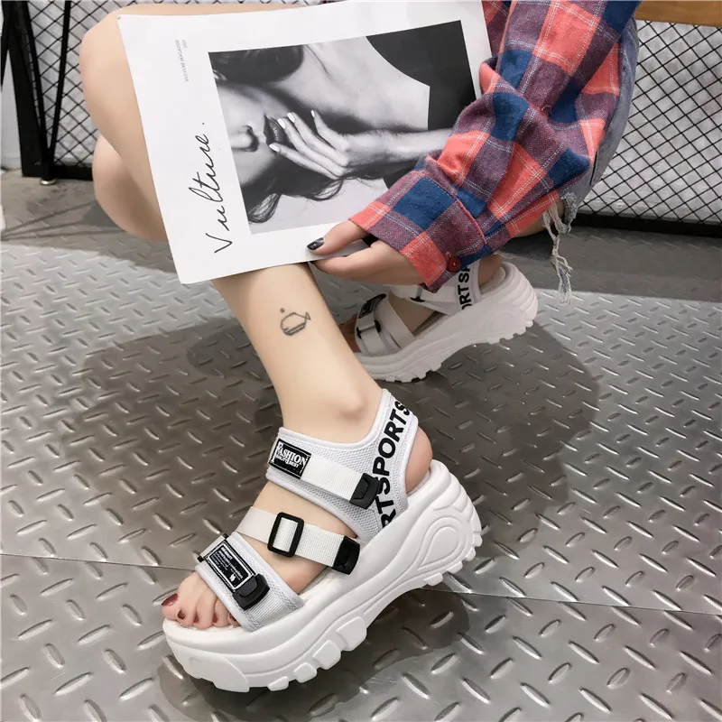 2020 Poletje Ženske Platformo Sandale, ki Modne Sponke Design Bela 6 cm Večje Sandale Debel Edini Priložnostne Platforma Čevlji Ženske
