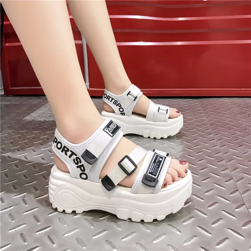 2020 Poletje Ženske Platformo Sandale, ki Modne Sponke Design Bela 6 cm Večje Sandale Debel Edini Priložnostne Platforma Čevlji Ženske