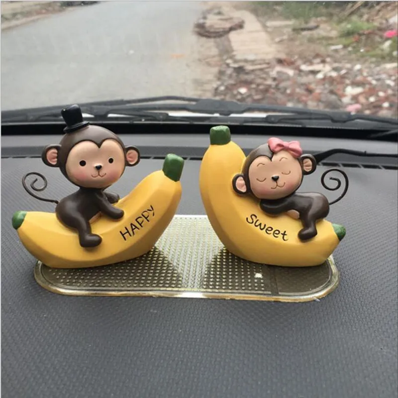 2pcs/set Lep Umetno Smolo Sladko Opica na Banana Figurice Avto Lutke Živali Dekoracijo Kipi za Avto Ornament