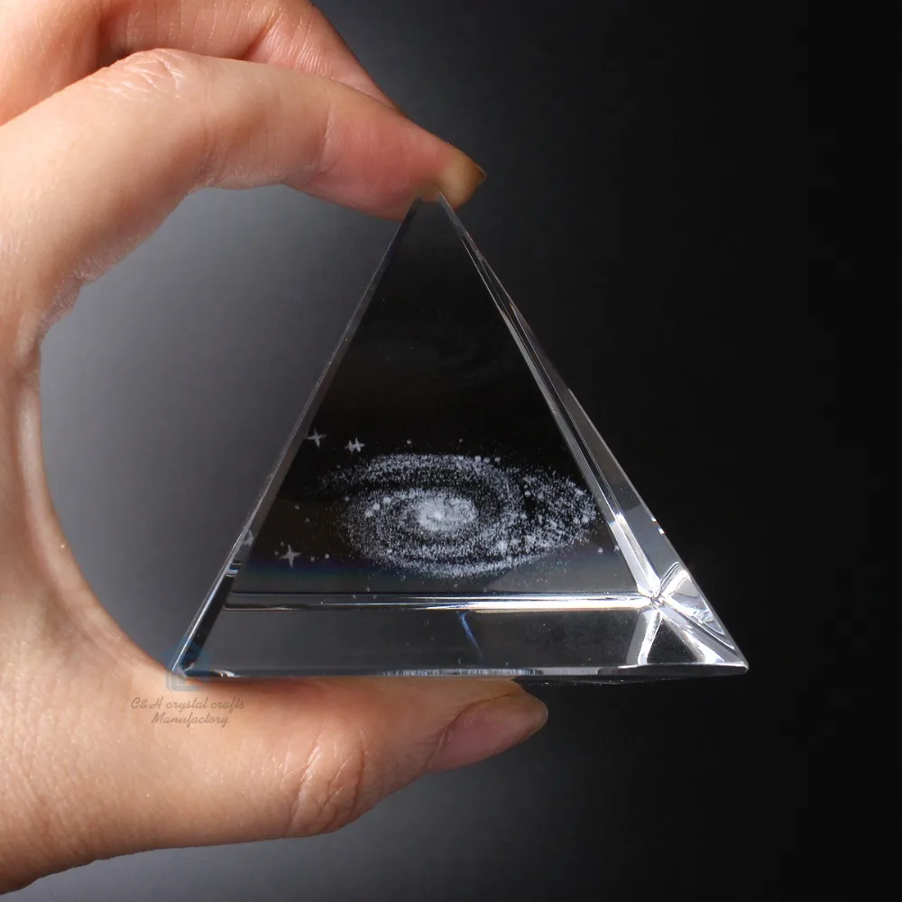 80 mm 3D Lasersko Vgravirana galaxy kristalno steklo Piramida Fengshui Figur Za Domačo Pisarno Dekor
