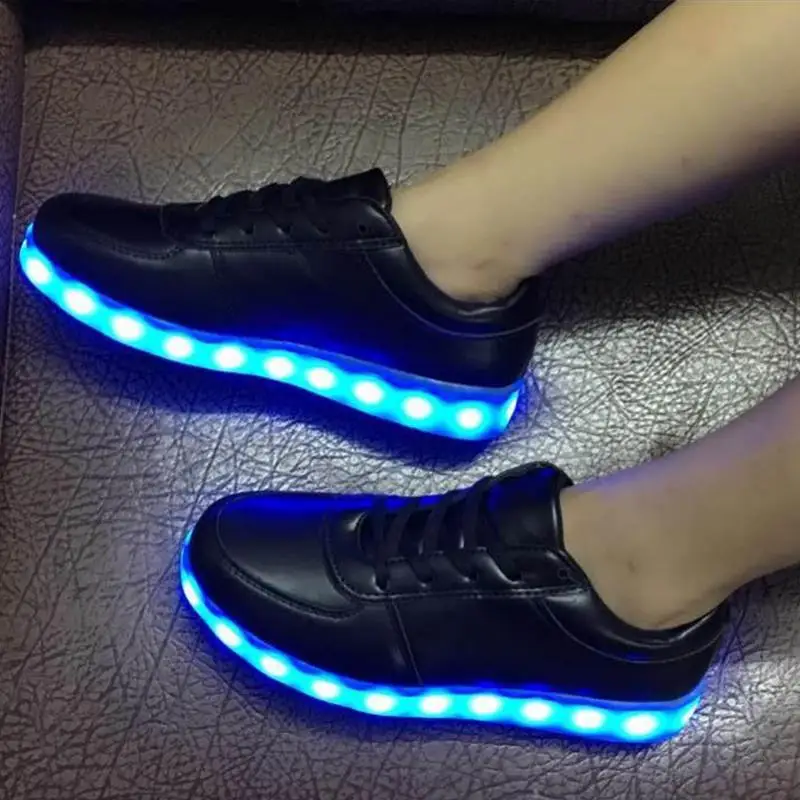 Barvita svetlobna čevlji ljubitelje LED teče ulica plesne čevlje USB polnjenje čiste barve za moške in ženske športni copati