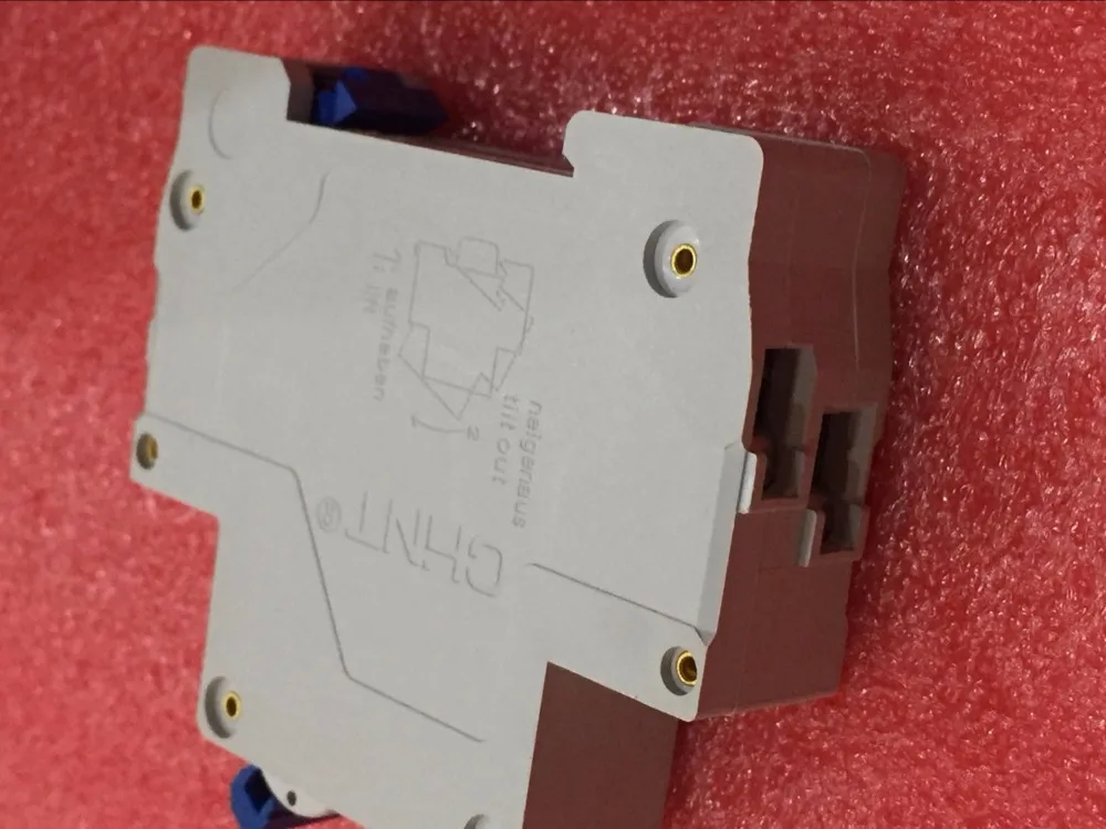 Brezplačna Dostava Nove CHINT Miniature circuit breaker DZ267-32 1P+N C10 10A Dvojni dovod in Dvojno vtičnico vezja zaščitnik breaker