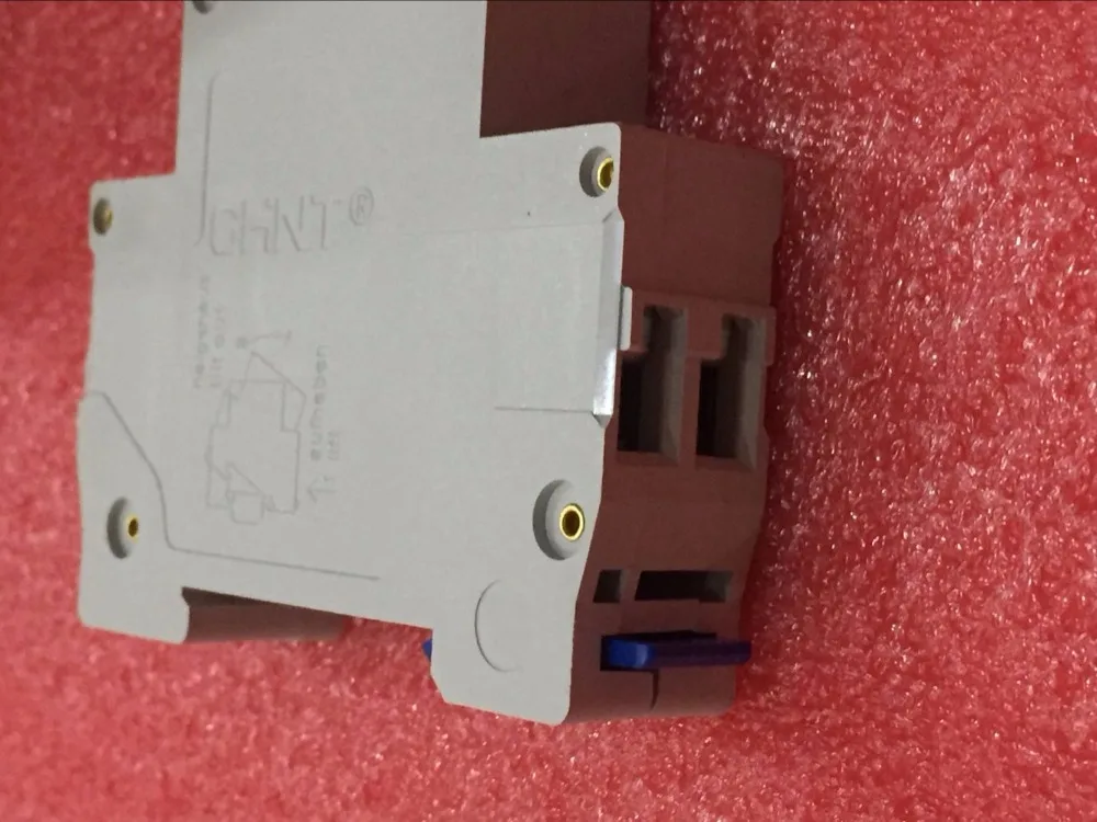 Brezplačna Dostava Nove CHINT Miniature circuit breaker DZ267-32 1P+N C10 10A Dvojni dovod in Dvojno vtičnico vezja zaščitnik breaker