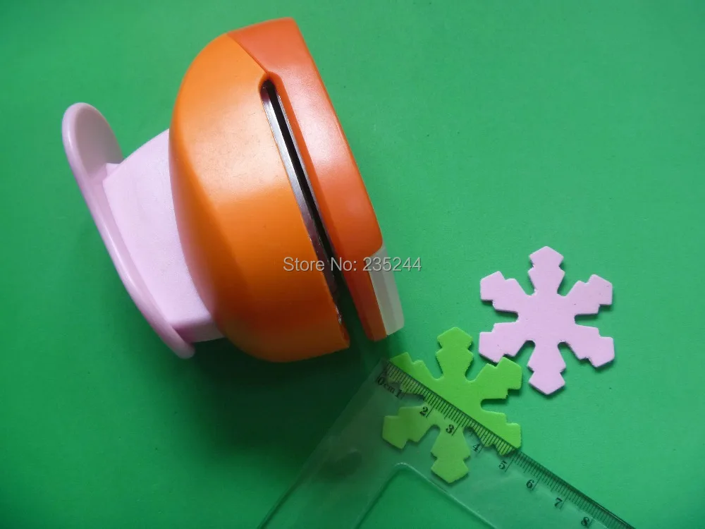 Brezplačna dostava za 2 palca (5.0 cm) snežinka design eva udarcev papir udarec za voščilnico, ročno Scrapbooking udarcev crafting