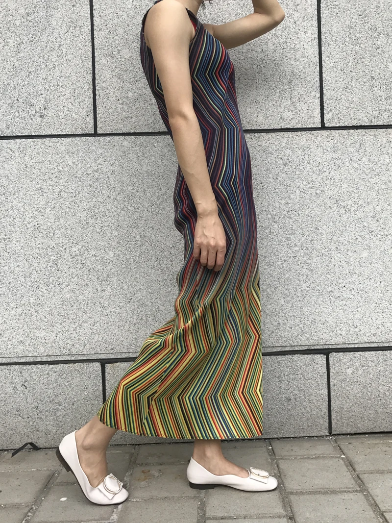 Changpleat 2019 Poletje geometrijske trak natisnjena Obleko Miyak Naguban Fashion Design O-vratu Slim Big elastična obleke brez rokavov