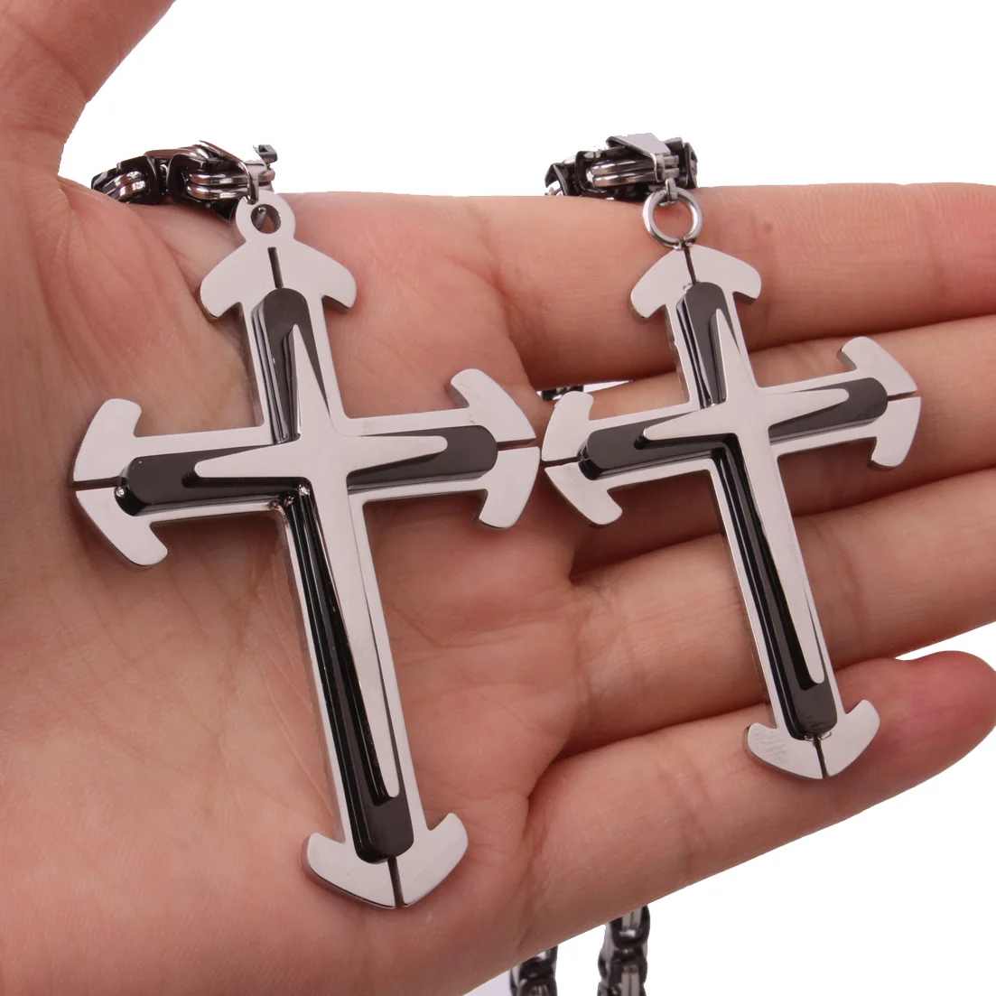 Dve Velikosti Križ Obesek Ogrlice za Moške iz Nerjavečega Jekla, 3 Plast Vitez Križ Mens Ogrlica Verige Črno Srebrne Barve