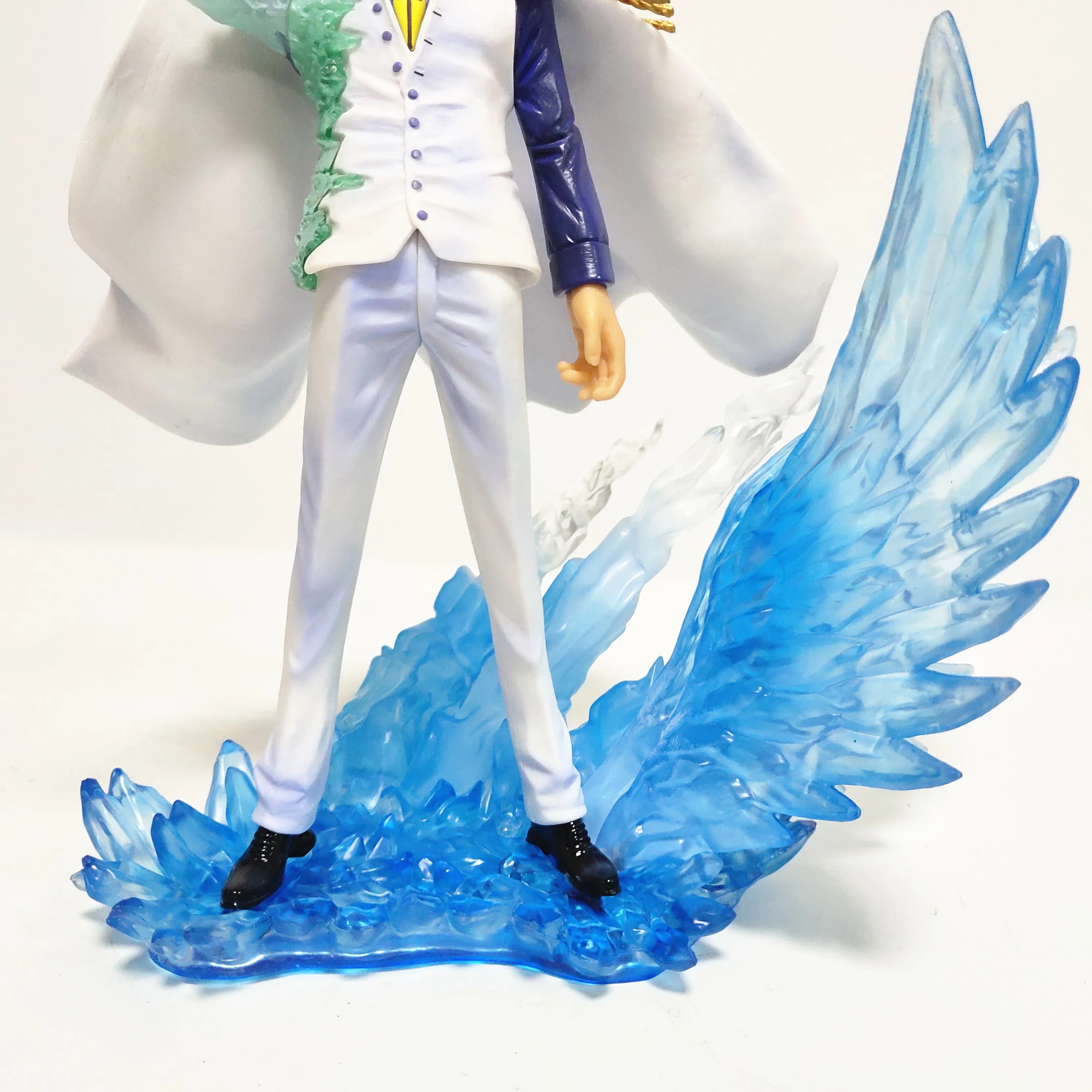 En Kos Kuzan Kip PVC Akcijska Figura, Igrače 180mm Anime Enem Kosu Kuzan Ledu Učinek Dosegljivi Igrače