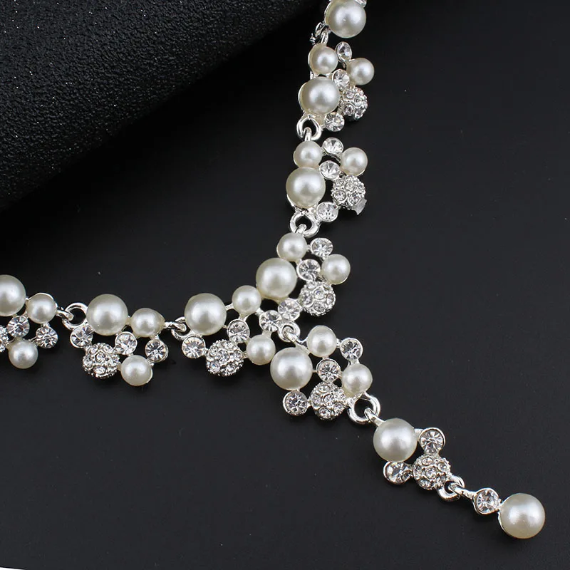 Jiayijiaduo Poročni nakit sklopov za žensko poročno obleko, pribor, srebrne barve, imitacija biserna ogrlica, uhani polje darilo 270