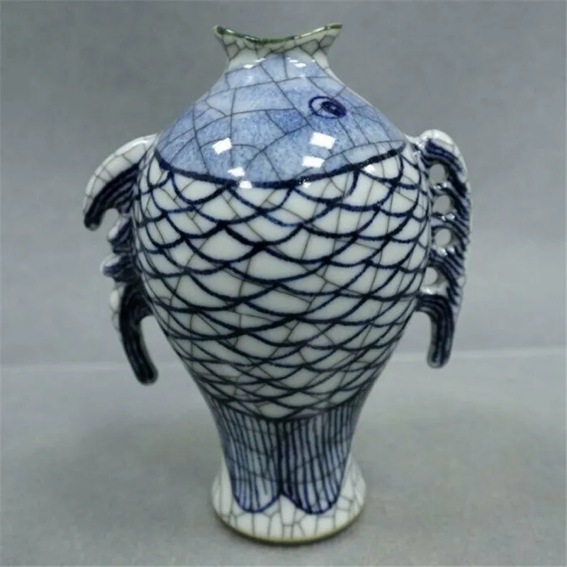 Kitajska stare porcelana Krekirana glaze odprite modre in bele ribe-oblikovan vaza