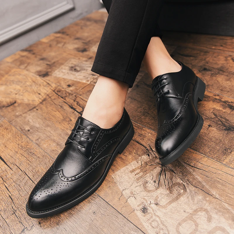 Moški formalno čevlji Stilsko poslovno obleko prijateljski čipke udobno oxford poroko brogue čevlji za moške Padec ladijskega prometa