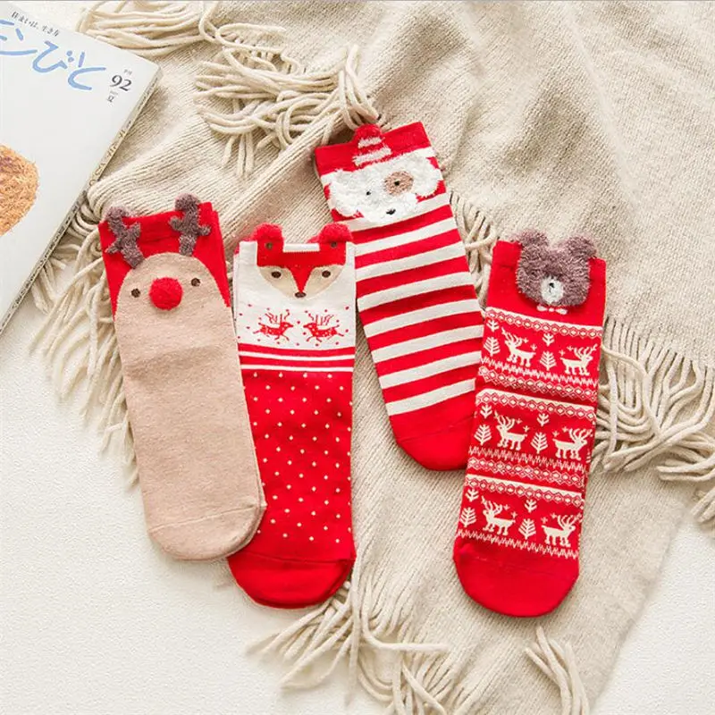 Novo 4 par žensk bombažne nogavice 3d cartoon Rdeče pes elk medved, lisica Božične nogavice za pomlad jesen zima vroče prodaje