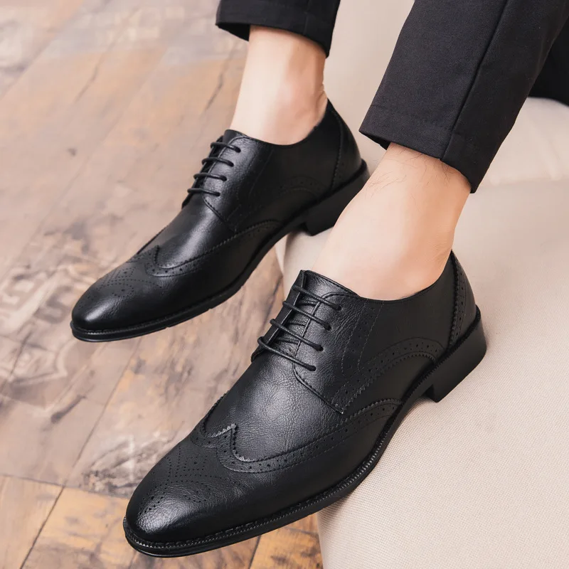 Novo leto 2020 Moških Obleko Čevlje Formalno Poroko Pravega Usnja Čevlji Retro Brogue Poslovnih Urad za Moške Stanovanj Oxfords Za Moški škornji