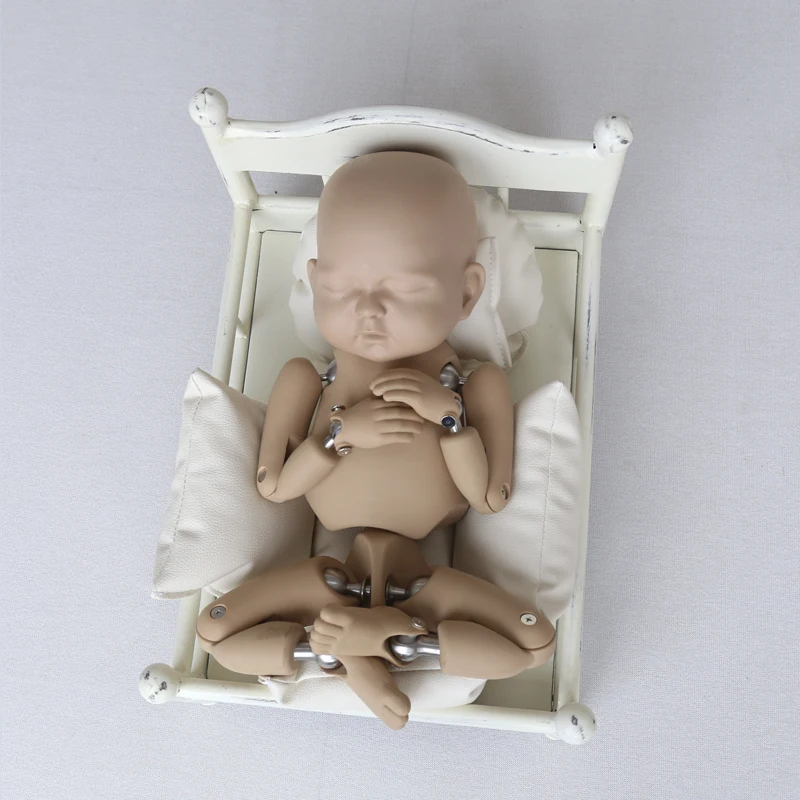 Novorojenček, ki predstavljajo lutka fotografija rekviziti otroka, ki predstavljajo lutka, ki se oblikuje žogo lutka simulacije igrača foto studio simulacija za usposabljanje
