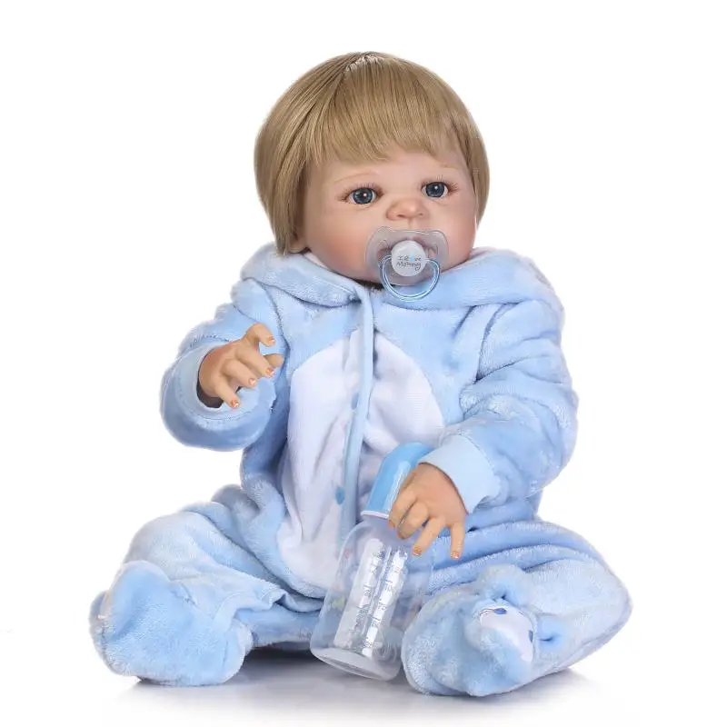 NPK 57 cm polni silikona sumilation novorojenček dojenček fant s črnimi prilepite lase in Rjave obleke silikonski prerojeni baby doll
