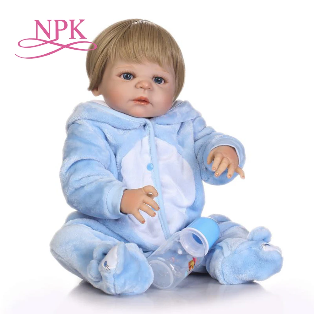 NPK 57 cm polni silikona sumilation novorojenček dojenček fant s črnimi prilepite lase in Rjave obleke silikonski prerojeni baby doll