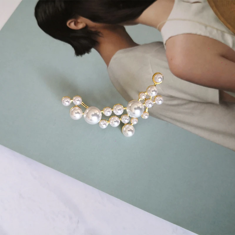 Periferni'sBox En Kos Gruče Biser Uhani Gosenicah za Levo Uho Geometrijske Pearl Stud Uhani Elegantni Uhani za Ženske 2019