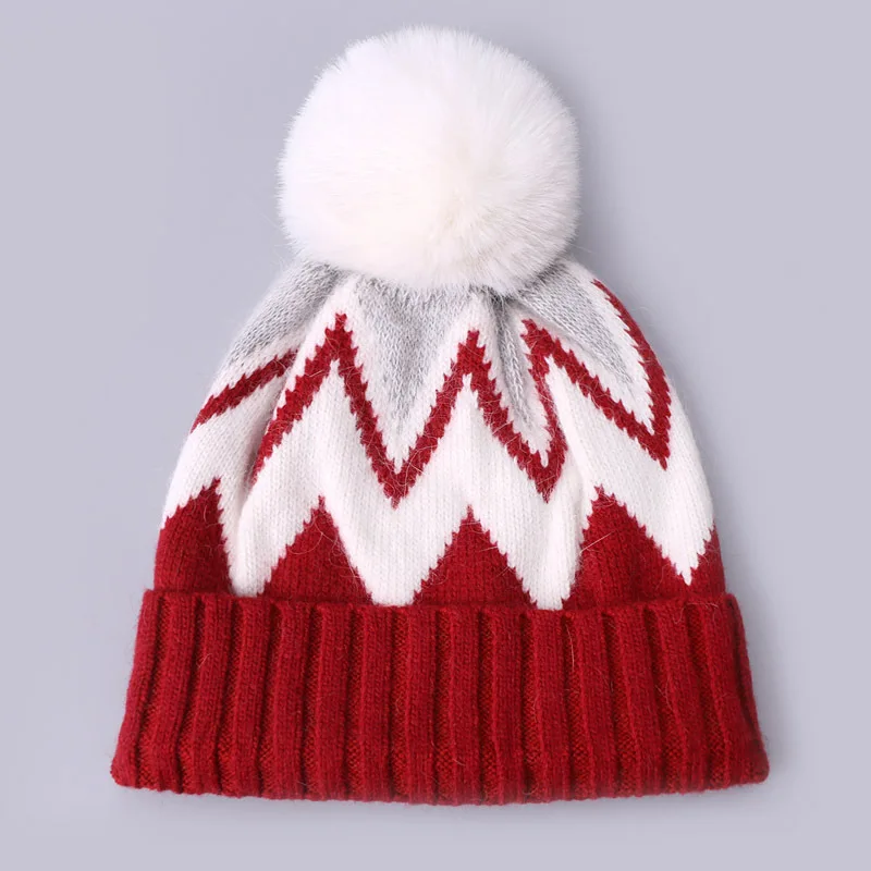 Pletene klobuk ženske kapa Pisane bonnets debel toplo žamet, volna pompon klobuk smučarskih skp Božič gradient