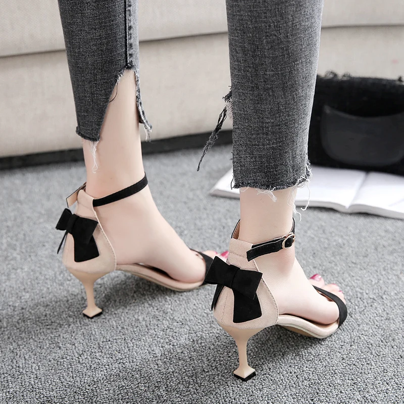 Poletje nove ženske sandale korejska različica divjega modni visoke pete študent priložnostne sandali