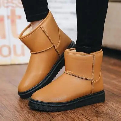Pozimi leta 2020 novo nepremočljiva usnja sneg škornji ženske kratke cevi ravno čevlji toplo black debel mah bombaž čevlji