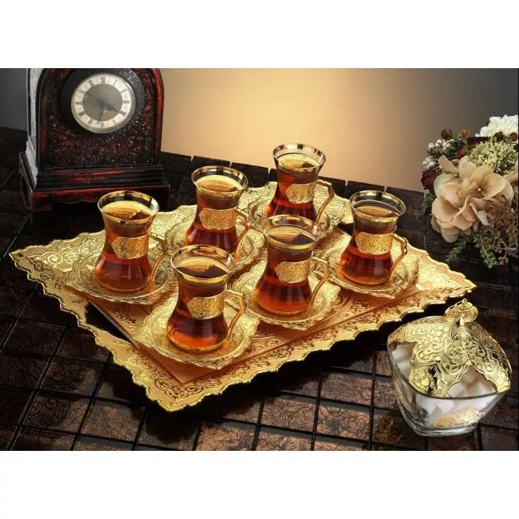 Turški Čaj Nastavite turški Čaj Zlata Vrč Nastavi Šest Osebnost enaindvajset Kosov Zlata stilsko predstavitev pladenj in sladkor, čaj, set
