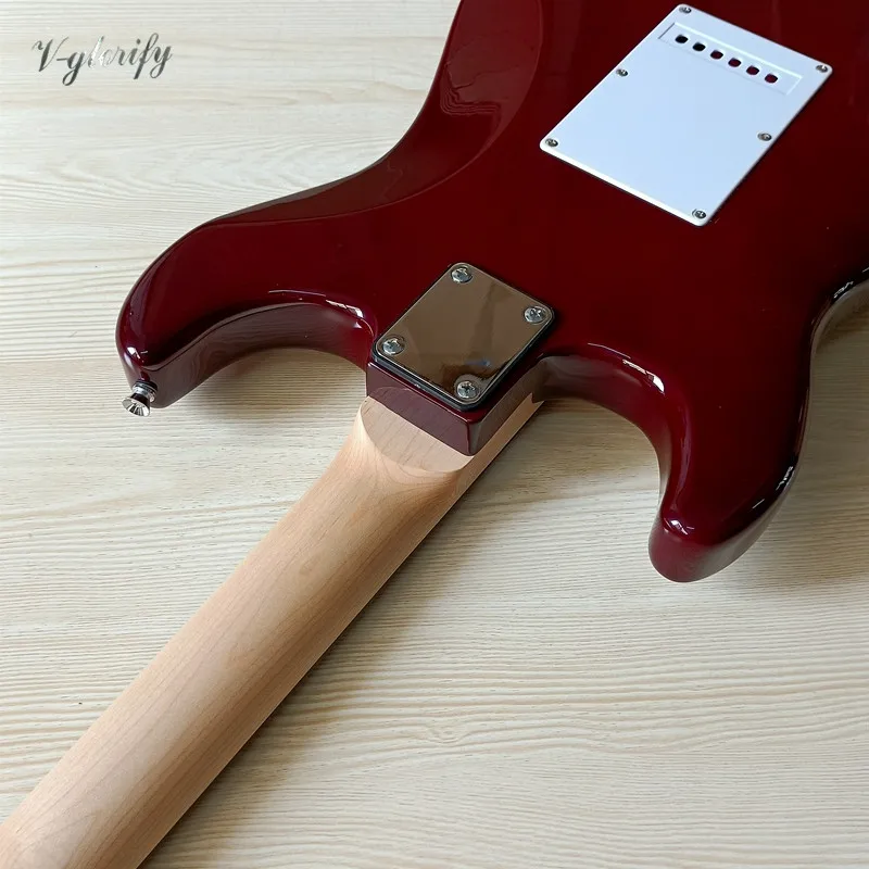 Visok sijaj 6 string ST električna kitara polno basswood telo black 39 palčni električna kitara s pisanimi prehrana z majhno napako