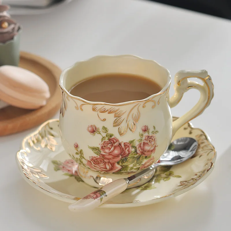 Yolife Evropski stil visoko-kakovostni razred royal keramični Kreveljiti Potovanja Kave Vrč Mleko, Čaj, Skodelice z žlico Ustvarjalne kavni set darilo 250ml