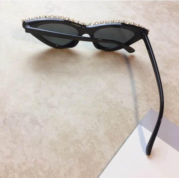 ZAOLIHU Luksuzni Diamond Ženske sončna Očala Črnega Okvirja Mačka Oči, sončna Očala UV400 Bling Bling Očala oculos de sol