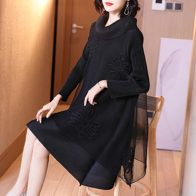 Črna Obleka Plus Velikost Za Ženske 45-75kg Novo 2021 Pomlad Moda Mozaik Beading Svoboden Miyake Nabrano Obleko Koleno Dolžina